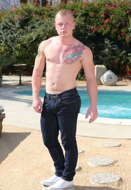 Nice american guys hunky guy Dolf Dietrich and hunk Leo Luckett drilling an ass in the pool