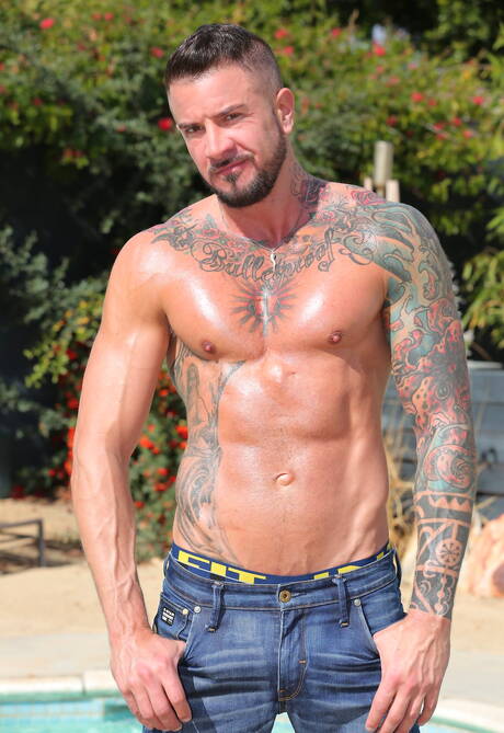 Pride Studios: Nice american guys hunky guy Dolf Dietrich and hunk Leo Luckett drilling an ass in the pool