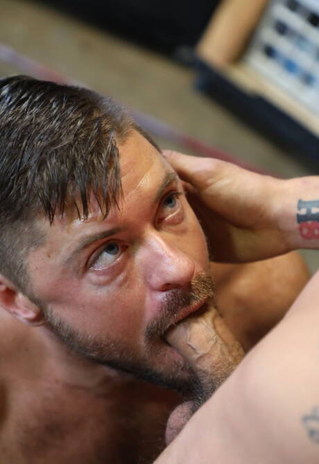 American husky guy Jack Andy and beefy Bentley Michaels in hot homosexual action