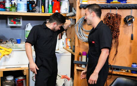 El latino César Rossi y el semental Rafael Cruz en una follada anal muy caliente