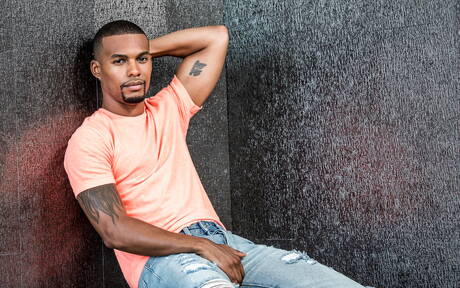 Hübscher amerikanischer Junge, harter Kerl Jacen Zhu und muskulöser Sean Duran haben einen guten interracial Oralsex