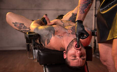 Le pornostar americane superstud Hugh Hunter e l