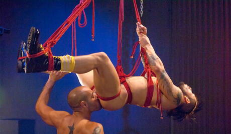 Der amerikanische Hengst Leo Forte und der kräftige Latino Draven Torres lieben sich beim Fisting