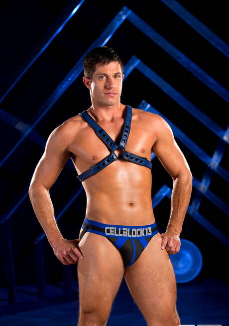 Fisting Central: Well-built Manuel Olveyra and stud Dylan Saunders in hard fisting