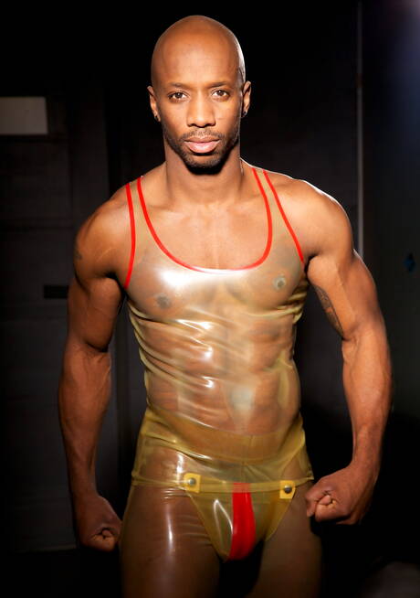 Ale Tedesco and black well-built Race Cooper have a good interracial anal sex with fisting