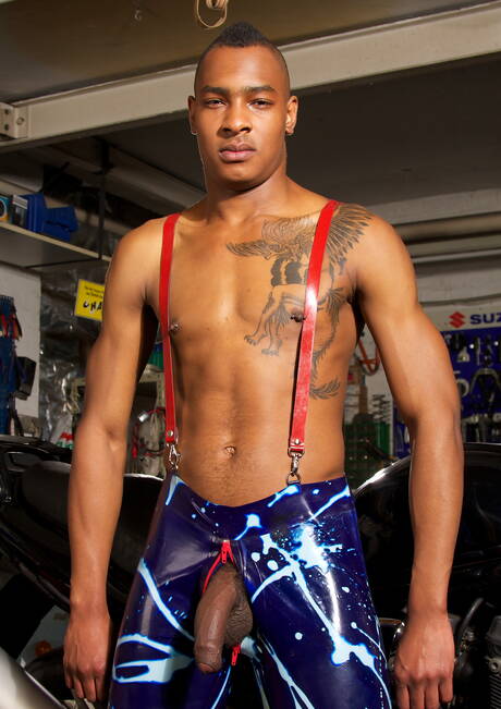 Ebony beefcake Tyson Tyler and tough guy Leeroy Lelleck in hot interracial ass fuck action with fisting