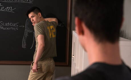 Asian young boy Issac Lin and beautiful boy Luka Sage like fisting