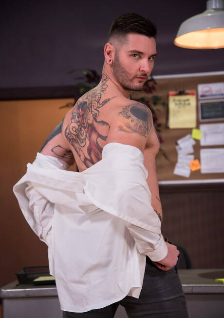 Sexy Jaxton Wheeler, Teddy Bryce and John Magnum in threesome fuck action