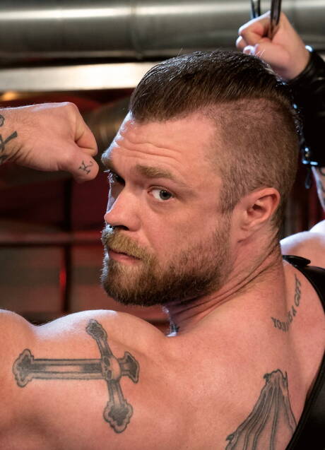 Mike Panic und der haarige amerikanische Hengst Mason Lear haben heißen Paarsex