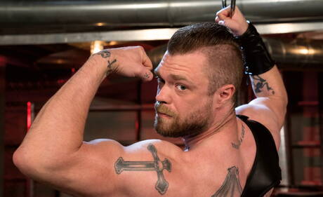 Mike Panic und der haarige amerikanische Hengst Mason Lear haben heißen Paarsex