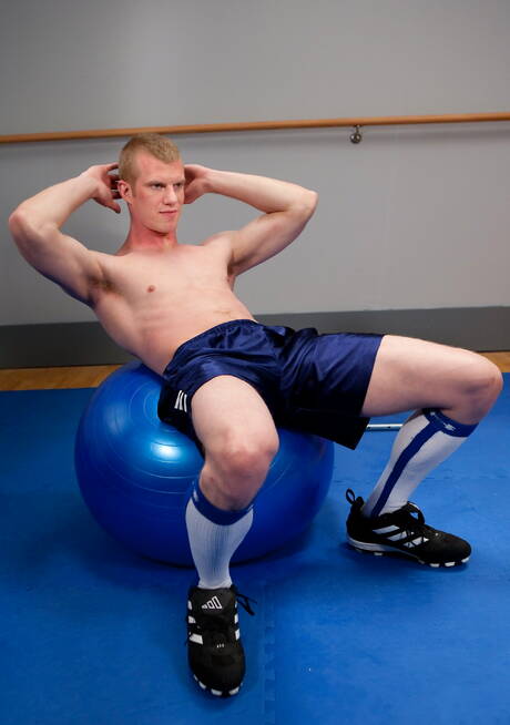 Fisting Central: American superstud Blake Daniels jack off with sex toy