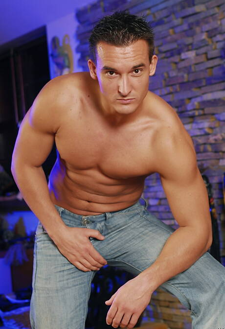 Muscular Michael Troy posing naked and showing his butt