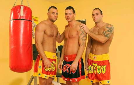 Garotos tarados Jason Visconti, Jimmy Visconti e Joey Visconti se chupando e transando