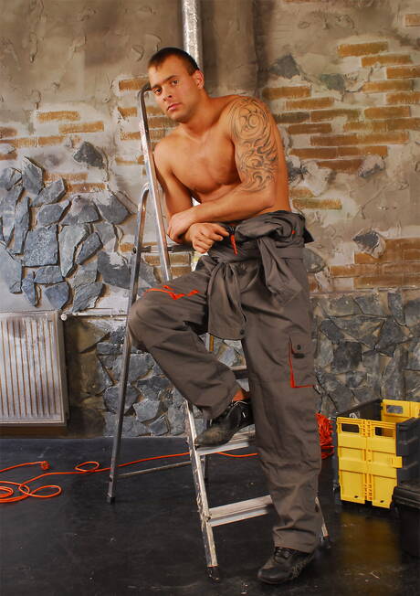 Hungarian stud Jason Visconti wanking