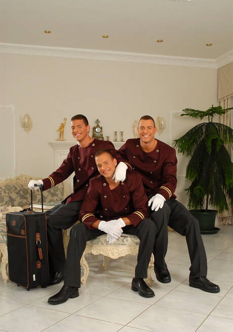 性感男孩 Jason Visconti、Jimmy Visconti 和 Joey Visconti 激情三人肛交