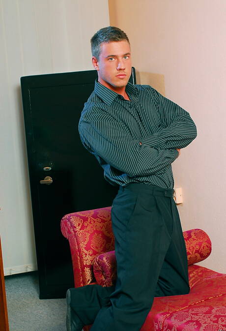 Superstud Jeffry Brenson undressing and showing nice butt