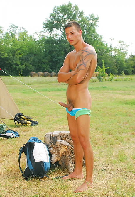 Visconti Triplets: Hungarian superstud Joey Visconti undressing and showing his butt outside