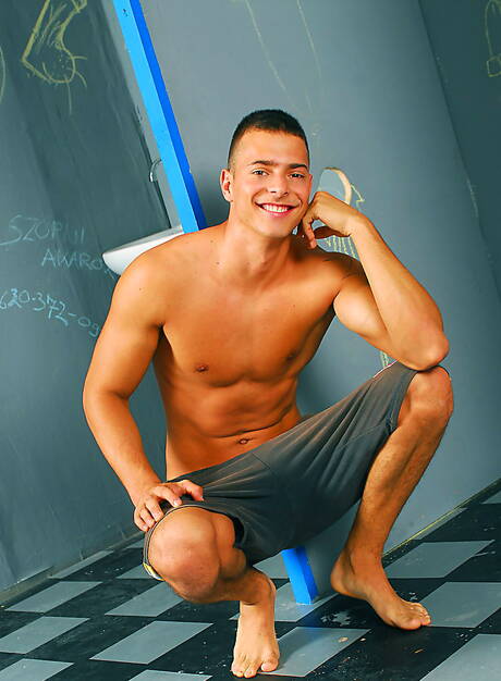 匈牙利超級帥哥喬伊維斯康蒂玩弄陰莖