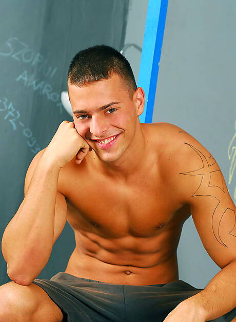 匈牙利超級帥哥喬伊維斯康蒂玩弄陰莖