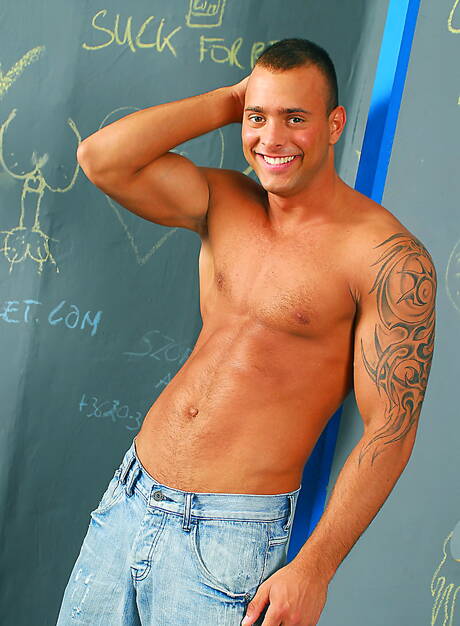 匈牙利肌肉男Jason Visconti自慰