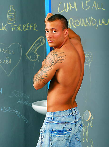 匈牙利肌肉男Jason Visconti自慰