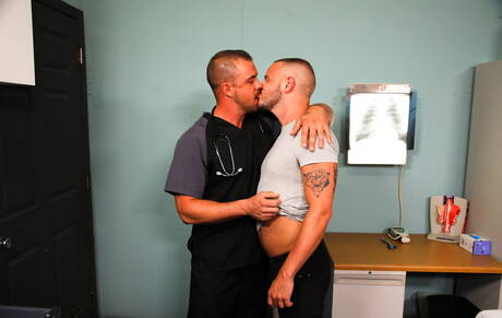 Pride Studios: American stars muscular Darin Silvers and otter Sean Harding jump on cock with fisting