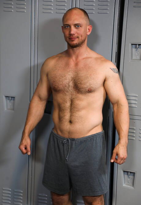 Pride Studios: Two american guys stud John Magnum and otter Dustin Steele fuck after blowjob