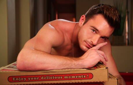 Die amerikanischen Pornostars Brent Corrigan und Calvin Banks posieren nackt und zeigen ihren Hintern