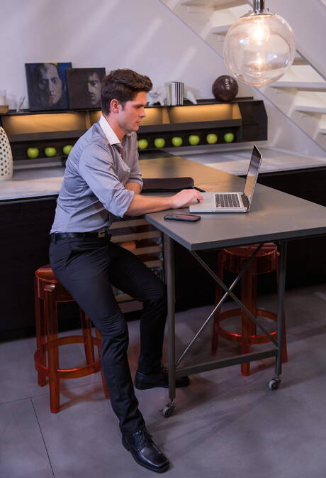 Australian otter Woody Fox and american hunky guy Devin Franco fuck after blowjob and fisted