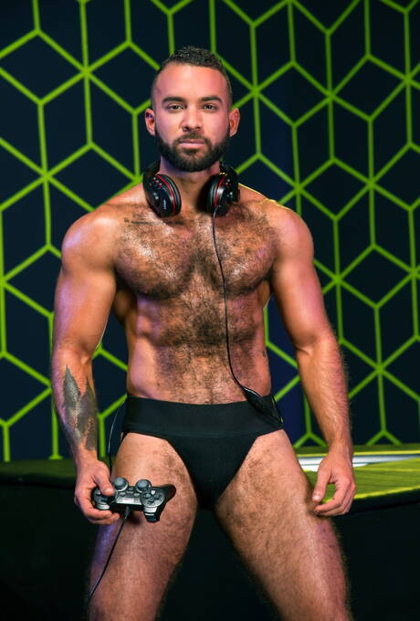 American hairy stud Spencer Whitman and latin mature bear Fernando Del Rio in cock sucking scene