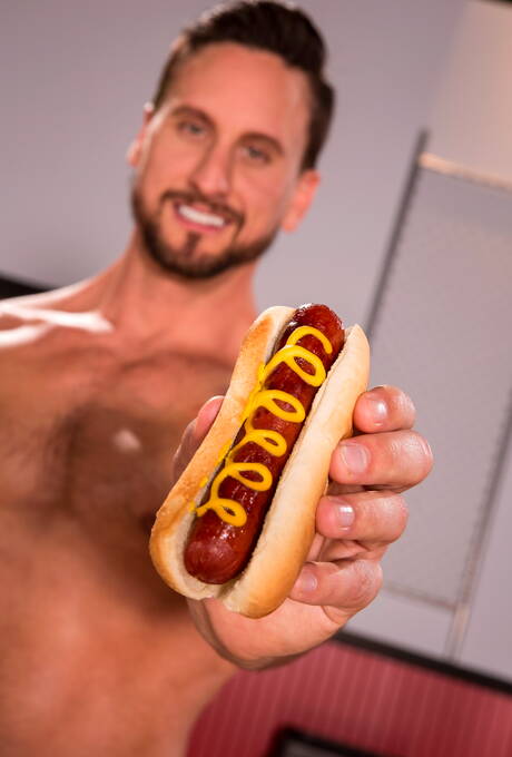 Raging Stallion: American bodybuilder Dakota Rivers and  Peter Marcus in hot ass fuck action