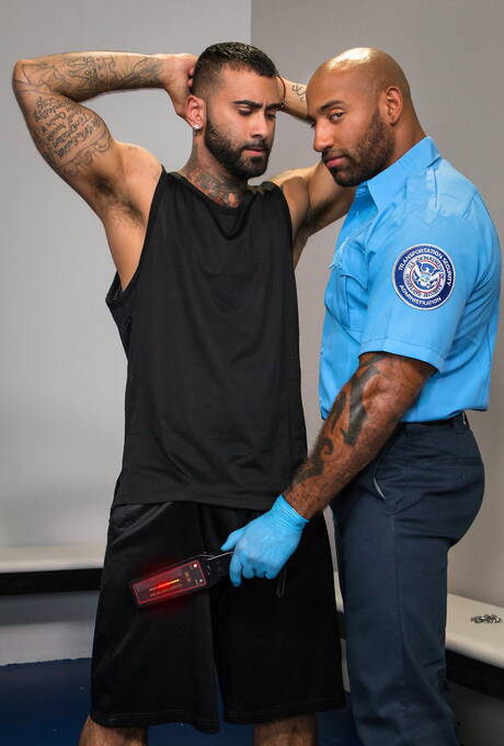 Puerto rican tough guy Rikk York and ebony mature bear Daymin Voss fuck ass after interracial sucking dick and fisting