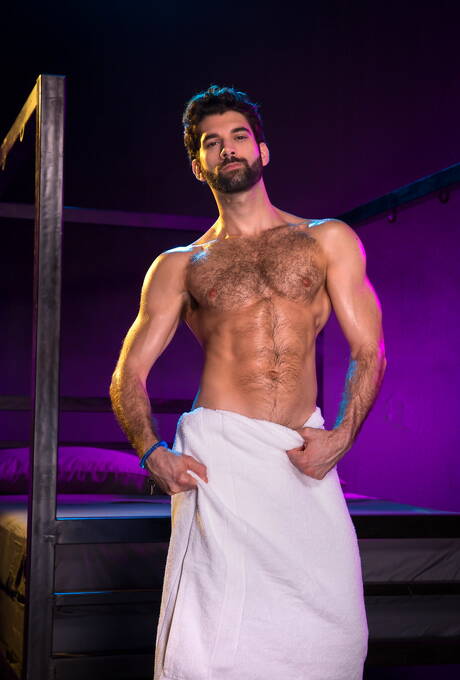 Raging Stallion: American otter Tegan Zayne and portuguese superstud Hector De Silva in hot anal sex with fisting