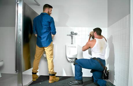 American otter Tommy Defendi and  Mike Dozer in hot anal sex in bath