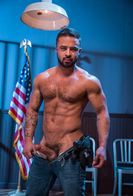 Sexy americans, bear Daymin Voss and tough guy Damian Taylor have a good oral sex