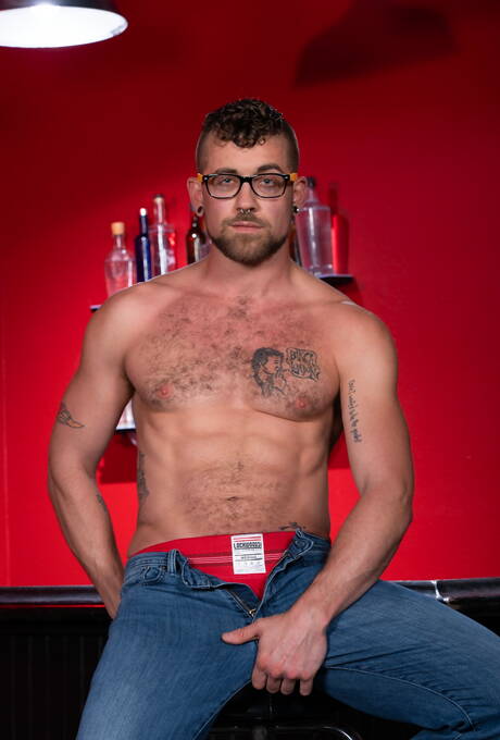 Raging Stallion: American strongman Jay Austin and  Jack Dixon have a good oral sex