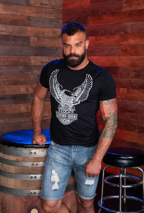 Black hairy bear Daymin Voss and canadian gay bear Drake Masters have a good sex