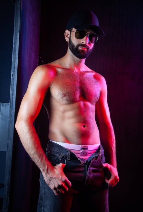 American hairy stud Tegan Zayne and canadian mature bear Drake Masters fuck ass after sucking