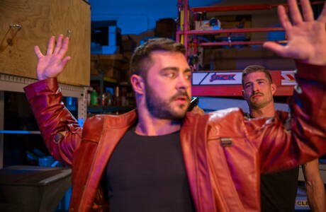 Dwóch umięśnionych Amerykanów Derek Bolt i krzepki Sean Maygers uprawiają gorący seks