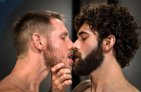 Sexy Amerikanen, harige hengst Tegan Zayne en harige hengst Spencer Whitman hebben goede orale seks