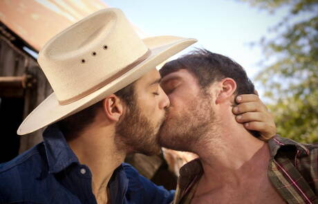 Geile vrienden Colby Keller, Chris Porter en Tommy Defendi in trio-neukactie buiten