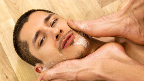 Stud Rocky Vallarta and canadian muscular William Seed in hot ass bang