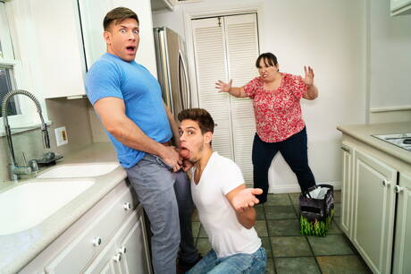 Men: Two american boys tough guy Michael Delray and pretty boy Zander Lane have a good anal sex in the kitchen