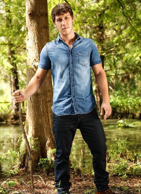 Hot american boys husky guy Paul Canon and beefy Tobias love each other outdoor