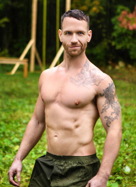 加拿大猛男Ryan Bones和美國帥哥Kit Cohen在戶外激情做愛