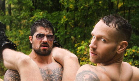 Canadian bull Ryan Bones and american hunky guy Kit Cohen have a hot sex outside