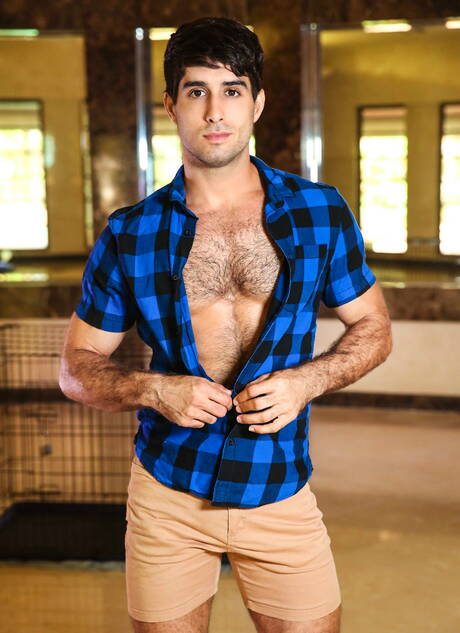 Men.com: Brazilian muscular Diego Sans and american bodybuilder Damien Stone have a good anal sex