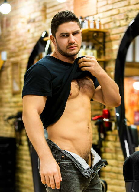 Men.com: French bull Francois Sagat and russian beefy Dato Foland in hot ass bang