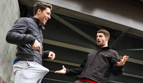 帥哥Thyle和美國硬漢Paul Canon在戶外上演熱辣情侶戲