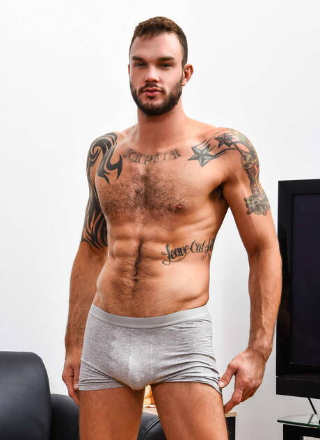 Men.com: Nice american buddies tough guy Cliff Jensen and beefcake Casey Jacks sucking and fucking each other